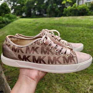 Michael Kors Women's Signature Sneakers Tan Brown MK Printed Low top Size 8.5